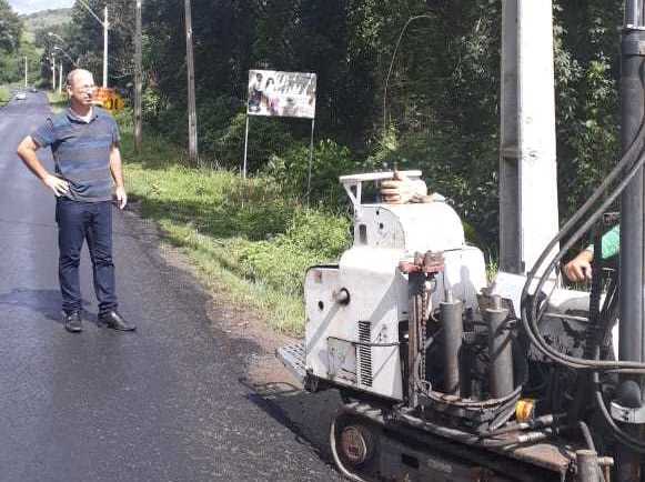 Camacã: Prefeito Paulo do Gás acompanha mais uma etapa da instalação do Portal na entrada da cidade
